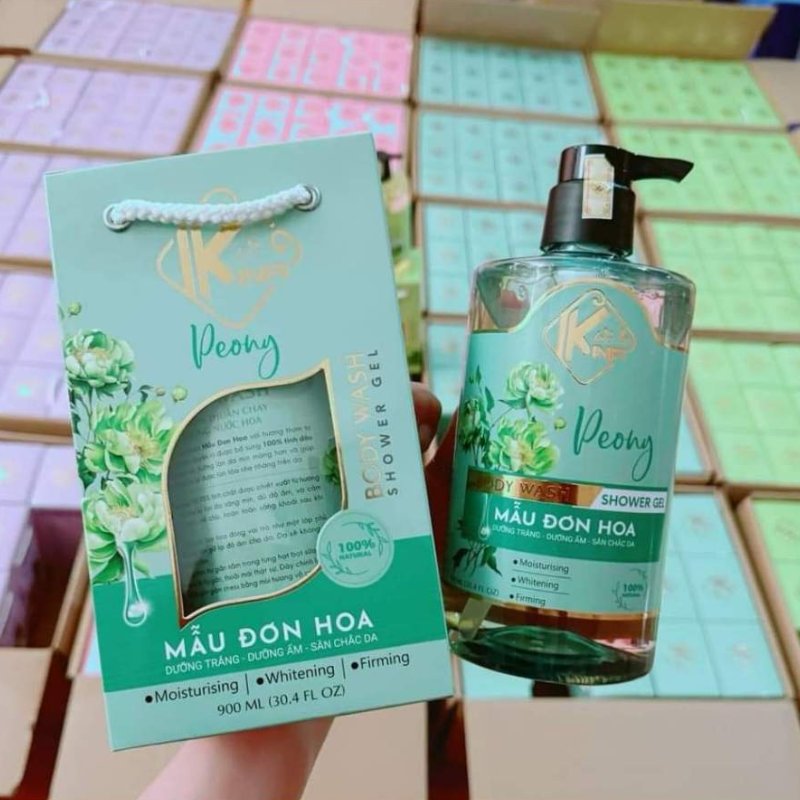 26501_sua-tam-huong-nuoc-hoa-kina-3_20250723112234-4.png Sữa Tắm Kina Hương Nước Hoa Mẫu Đơn 900ml - Hỗ Trợ Cấp Ẩm Dưỡng Sáng Da Mịn Màng - Tặng Kèm 1 Bông Tắm - 8938527651295