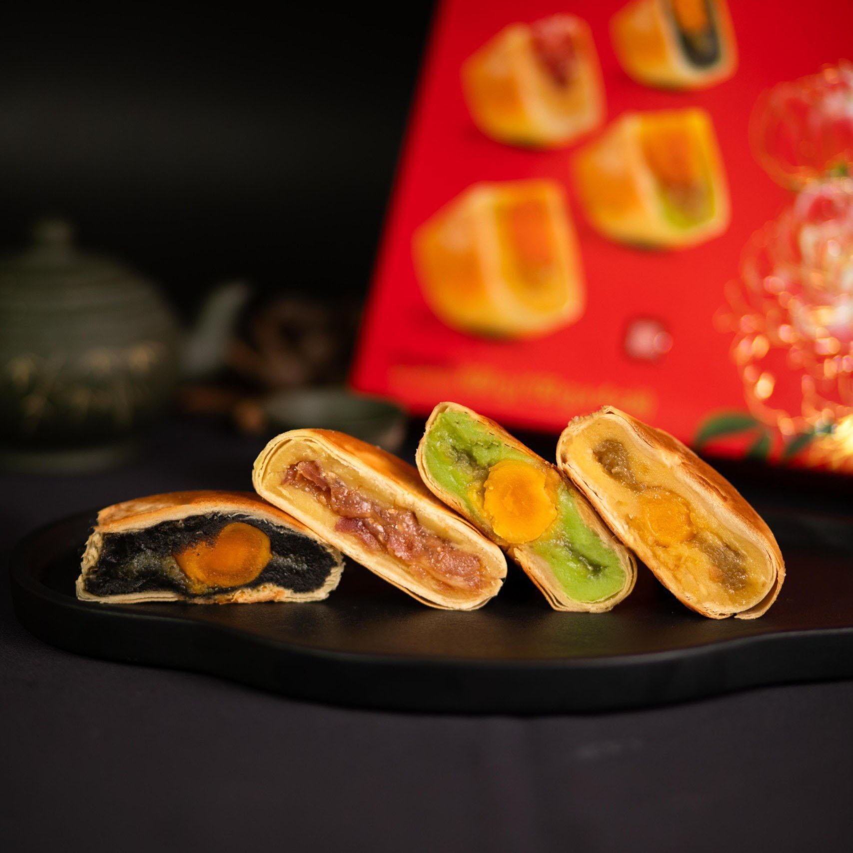 Bánh Pía 6 Sao Tân Huê Viên Thơm Ngon (600g x 4 cái) 6 Bánh Pía 6 Sao Tân Huê Viên Thơm Ngon (600g x 4 cái)