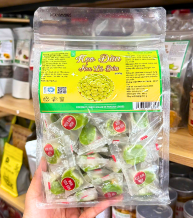 Kẹo Dừa Non Lá Dứa 500g - Túi Zip Trong - KDNLDTZT500G
