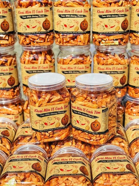 27363_z7242339061070-61f520864733afc3f42799a17636d950_20251119232919.png Khoai Môn Vị Gạch Tôm Hộp Vuông 500g - KHOAIMNVGCHTM