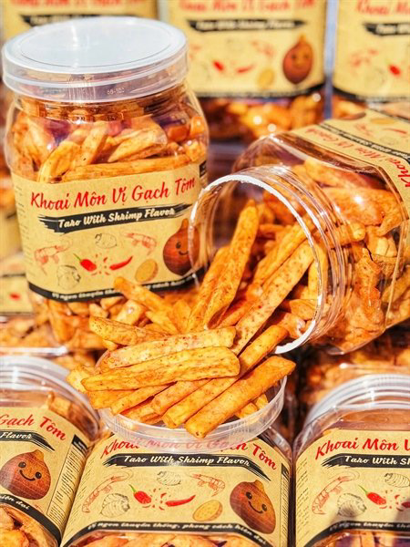 27363_z7242339061073-9743ecfab30c34bcfaf6d90bd6c9ae49_20251119232919.png Khoai Môn Vị Gạch Tôm Hộp Vuông 500g - KHOAIMNVGCHTM