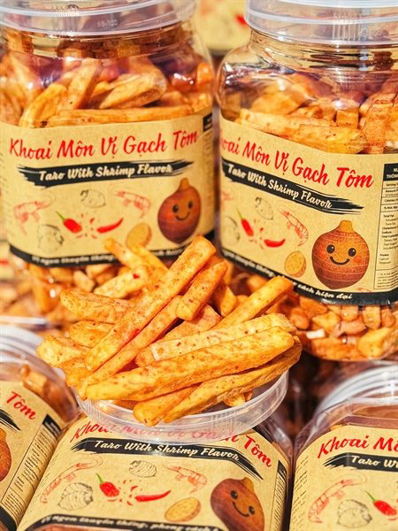 27363_z7242339061074-78c292b829bf8cfb22e53ffb9cf92f01_20251119232920.png Khoai Môn Vị Gạch Tôm Hộp Vuông 500g - KHOAIMNVGCHTM