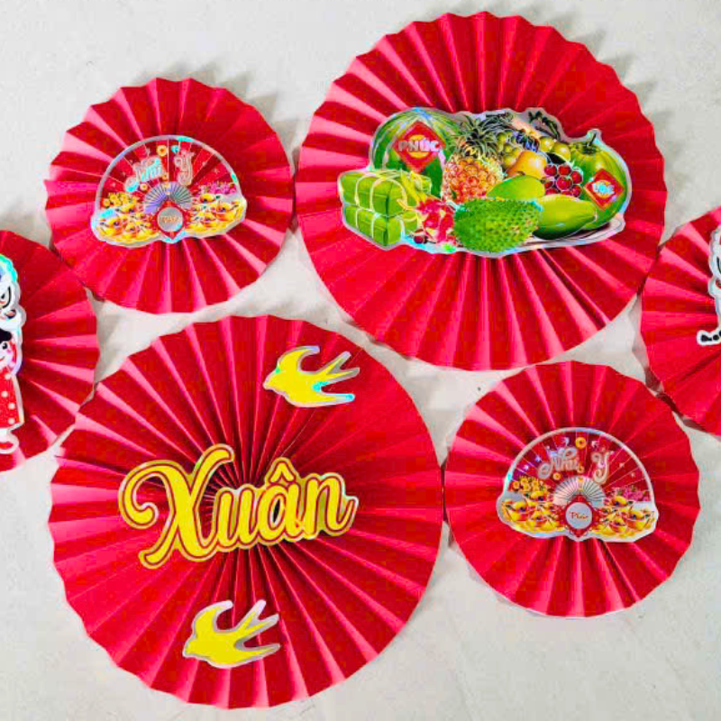 27418_52_20251125162903.png Set 6 Quạt Xếp Đỏ In Ép Kim Nhiều Chữ Trang Trí Tết (Nhiều Mẫu) - QXTT02