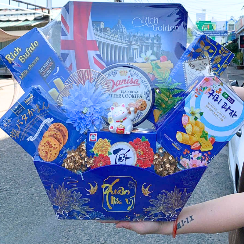 27485_147_20251129114555.png Hộp Quà Tết Đẹp – Set Quà Cao Cấp – Quà Biếu Tết Sang Trọng Trang Trí Tết - QTTT31