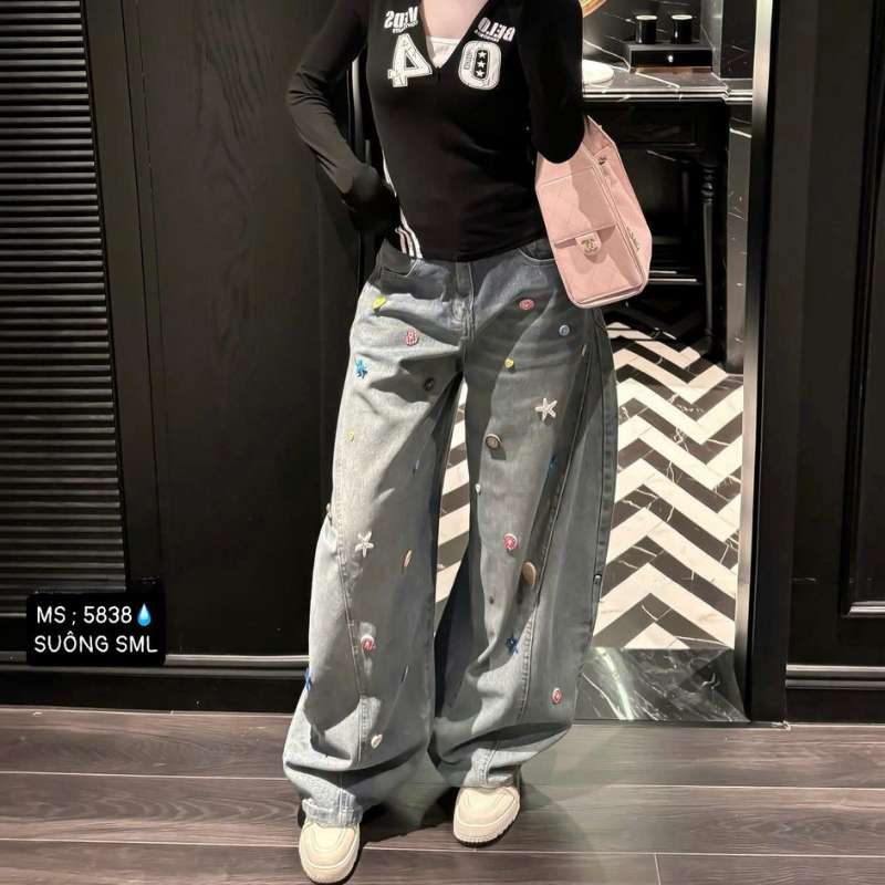 Chuyên sỉ quần Thụng Jeans Nữ Thêu Ngôi Sao Vải Dày Mềm Không Co Giãn 19 Chuyên sỉ quần Thụng Jeans Nữ Thêu Ngôi Sao Vải Dày Mềm Không Co Giãn