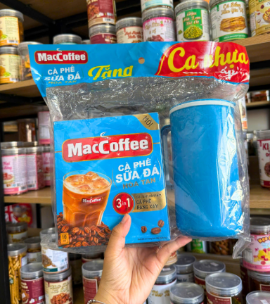 Cà Phê Sữa Đá Hòa Tan Maccoffee 3 In 1 Hộp 10 Gói Thơm Ngon - Tặng Ly Nhựa Cao Cấp - 8936024241506
