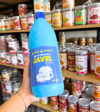 Nước Tẩy Trắng Quần Áo Javel Zyland - Nước Tẩy Quần Áo 1kg - 8938559404029