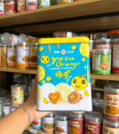 Bánh Quy Nhân Kem Cam Yuzu Hộp Thiếc KILIN Thái Lan 400g - Hộp Xanh Vàng - 8859465691009