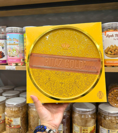 Bánh Quy RITAZ GOLD Thập Cẩm Hộp Thiếc Hoa Văn Vàng 315g - 9556562000237