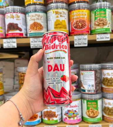 1 Lon Nước Tăng Lực Bidrico Vị Dâu - Nước Ngọt Bidrico Dâu (325ml/Lon) - 8935051803473LE