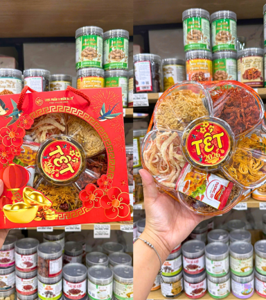 Hộp Qùa Tết Set Khô Lục Vị 2026 (Mực xé, khô gà lá chanh, khô tẩm vị heo, khô tẩm vị bò, chà bông xù) - SETKHO6VI