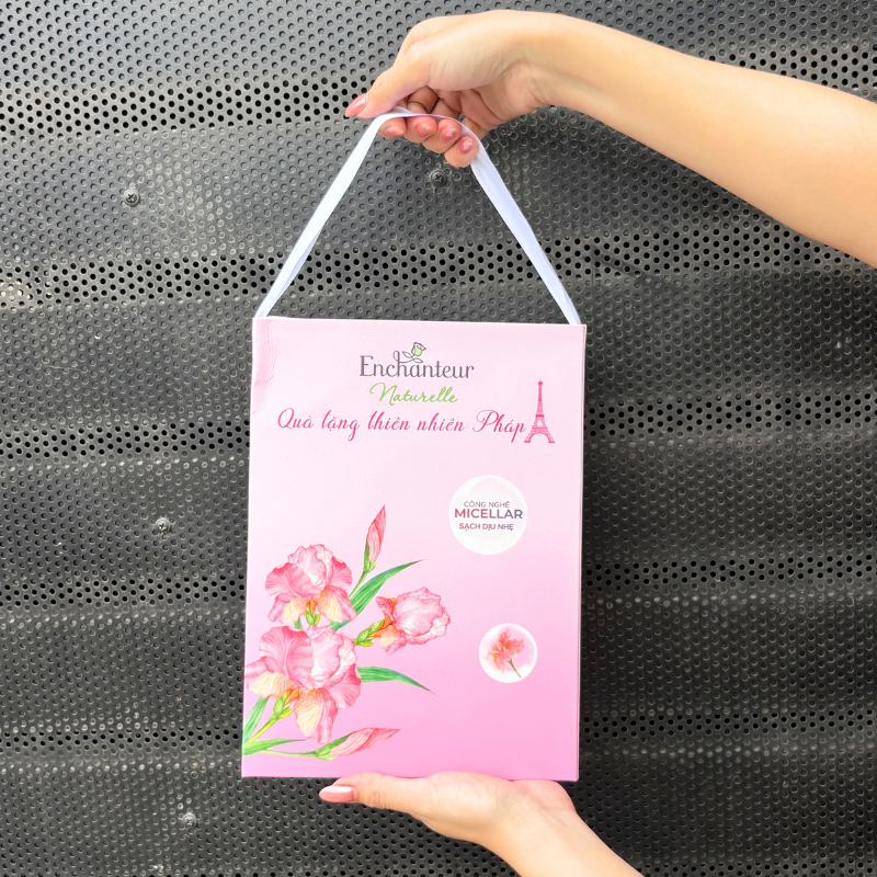 Nguồn hàng sỉ set Quà Tặng Sữa Tắm Enchanteur Naturelle Hương Hoa Iris & Tẩy Tế Bào Chết Body (Set Màu Hồng) 6 Nguồn hàng sỉ set Quà Tặng Sữa Tắm Enchanteur Naturelle Hương Hoa Iris & Tẩy Tế Bào Chết Body (Set Màu Hồng)