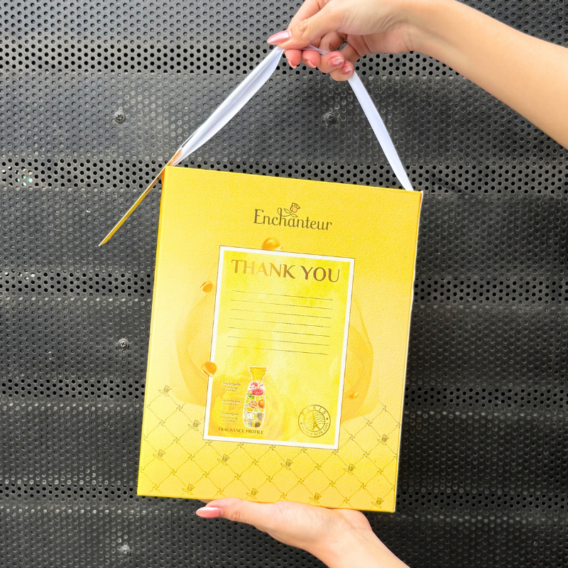 Set Quà Tặng Cao Cấp Enchanteur Deluxe Hương Nước Hoa Pháp + Lăn Khử Mùi (Set Màu Vàng) 6 Set Quà Tặng Cao Cấp Enchanteur Deluxe Hương Nước Hoa Pháp + Lăn Khử Mùi (Set Màu Vàng)