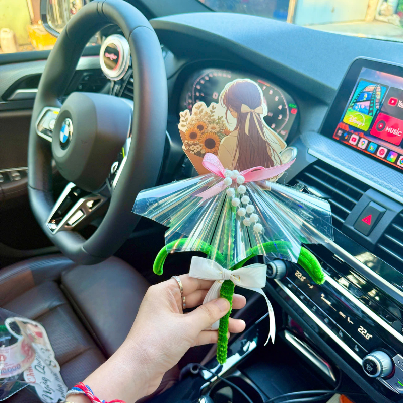 28539_212_20260303124504.png Hoa Gài Tiền - Hoa Gắn Tiền - Hoa Đựng Cô Gái Trong Suốt - Ngẫu Nhiên - HGT03