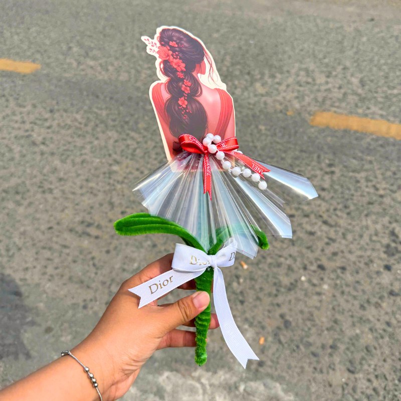 28539_216_20260303124507.png Hoa Gài Tiền - Hoa Gắn Tiền - Hoa Đựng Cô Gái Trong Suốt - Ngẫu Nhiên - HGT03