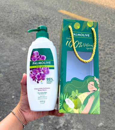 Sữa Tắm Palmolive Naturals Irresistible Softness 500g - 8850006480892