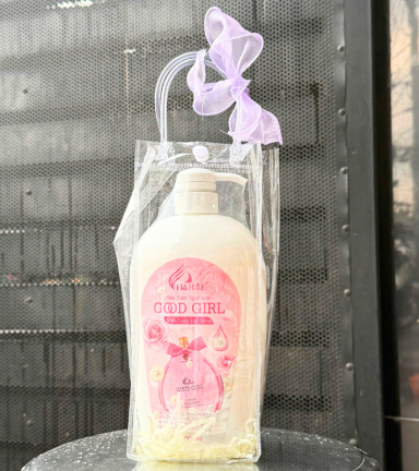 Set Giỏ Quà Tặng Sữa Tắm Charme Good Girl Ngọc Trai 1000ml - SETQUACHARME10