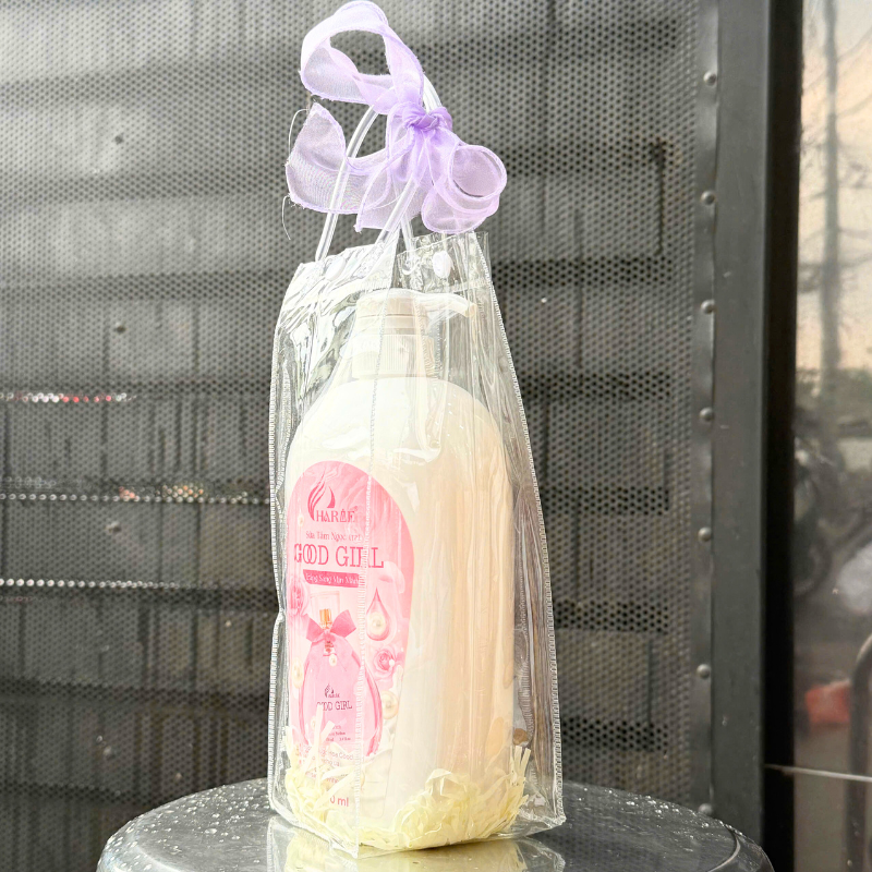 Set Giỏ Quà Tặng Sữa Tắm Charme Good Girl Ngọc Trai 1000ml 5 Set Giỏ Quà Tặng Sữa Tắm Charme Good Girl Ngọc Trai 1000ml