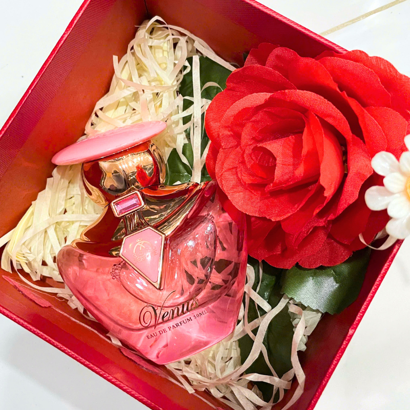 28621_394_20260306155114.png Set Hộp Quà Tặng Nước Hoa Nữ Good Charme Venus 50ml - Hộp Hoa Rơm Nhiều Màu - SETQUACHARME31