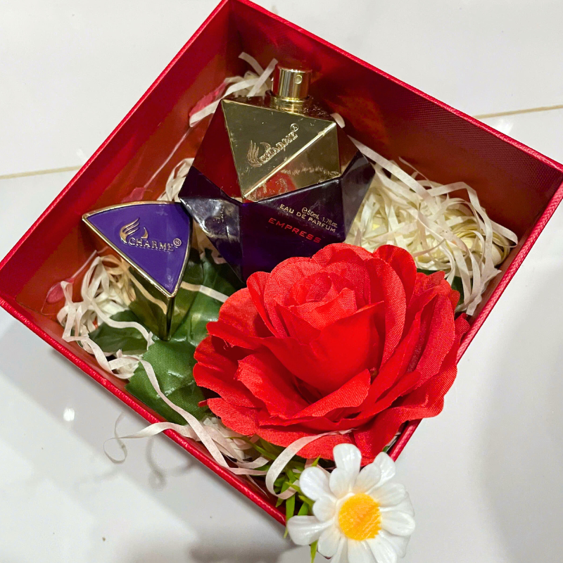 28625_410_20260306160230.png Set Hộp Quà Tặng Nước Hoa Nữ Good Charme Empress 50ml - Hộp Hoa Rơm Nhiều Màu - SETQUACHARME35