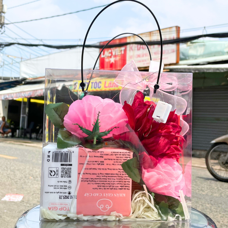 Set Quà Tặng Nước Hoa Nữ Charme Level 100ml Phiên Bản Mới Hương Thơm Gợi Cảm Hiện Đại - Túi Trong Vuông Có Đèn Đom Đóm Lót Giấy Rơm Thắt Nơ Xinh Xắn Nhiều Màu 5 Set Quà Tặng Nước Hoa Nữ Charme Level 100ml Phiên Bản Mới Hương Thơm Gợi Cảm Hiện Đại - Túi Trong Vuông Có Đèn Đom Đóm Lót Giấy Rơm Thắt Nơ Xinh Xắn Nhiều Màu