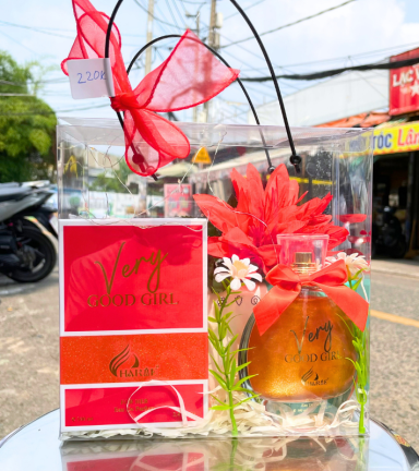 Set Quà Tặng Nước Hoa Nữ Charme Very Good Girl Xịt Có Kim Tuyến 100ml Hương Thơm Ngọt Ngào Quyến Rũ - Túi Trong Vuông Có Đèn Đom Đóm Lót Giấy Rơm Thắt Nơ Xinh Xắn Nhiều Màu - SETQUACHARME42