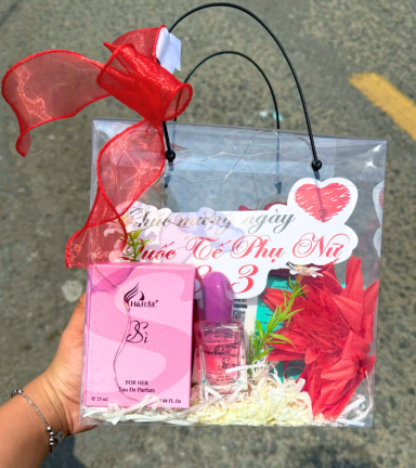 Set Hộp Quà Tặng Nước Hoa Nữ Charme Sì 25ml - Túi Trong Vuông Có Đèn Đom Đóm Lót Giấy Rơm Thắt Nơ Xinh Xắn Nhiều Màu - SETQUACHARME47