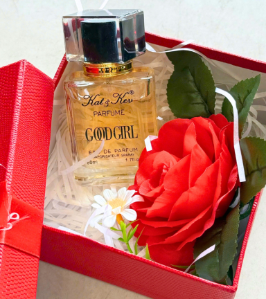 Set Hộp Quà Tặng Nước Hoa Nữ Kat Kev Parfume Good Girl 50ml - Hộp Hoa Rơm Nhiều Màu - SETQUAKATKEV03
