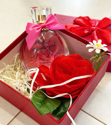 Set Hộp Quà Tặng Nước Hoa Nữ Charme Good Girl 60ml - Hộp Hoa Rơm Nhiều Màu - SETQUACHARME48