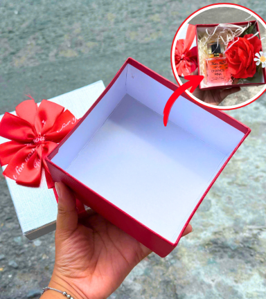 Hộp Quà Giấy Vuông Nhiều Màu Nắp Rời Đính Nơ Xinh - Hộp Vừa Không Có Hoa Rơm - HOPQUAGIAY01