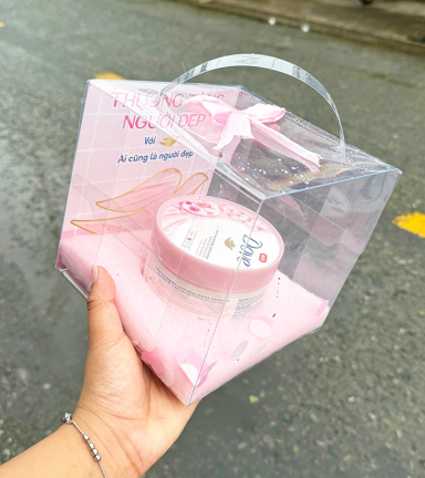 Hộp Quà Tặng Tẩy Tế Bào Chết Dưỡng Ẩm Toàn Thân Dove Hương Hoa Anh Đào 298g - 6902088944747