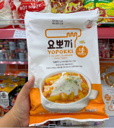 Bánh Gạo Ăn Liền Yopokki Vị Phô Mai 240g - 8809054409348
