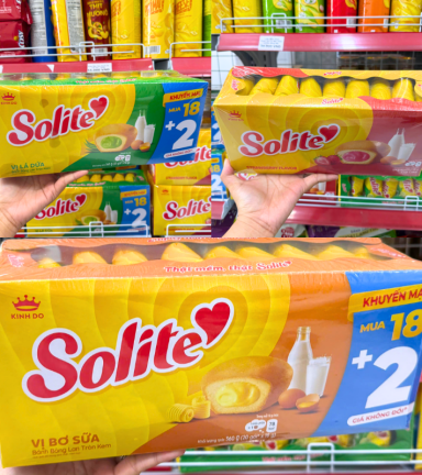 Bánh Bông Lan Cuộn Kem Solite 3 Vị (Lá Dứa, Bơ Sữa, Dâu) - Hộp 360g - 8934680042888