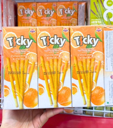 Bánh Que Đũa Phủ Yogurt Cam Ticky Uni Firms Lốc 13 Hộp - Màu Cam - 8858694610225