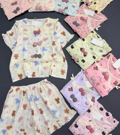 Đồ Bộ Nữ Áo Cổ Sen Tay Ngắn Quần Đùi Họa Tiết Gấu Đáng Yêu Vải Cotton Hàn Mịn Mát Size 45-62kg - DBOR0002