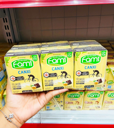 Sữa Đậu Nành FAMI Vị Đường Đen Lốc 6 Hộp (200ml/Hộp) - 8934614031216