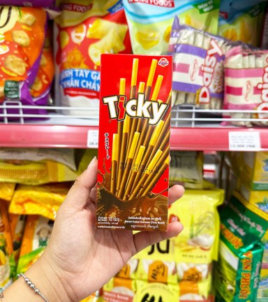 Bánh Que Đũa Phủ Socola Ticky Uni Firms - Màu Đỏ - 8858694610072LE