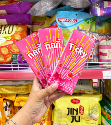 Bánh Que Đũa Phủ Dâu Ticky Uni Firms Combo 3 Hộp - Màu Hồng - 8858694610096CB3