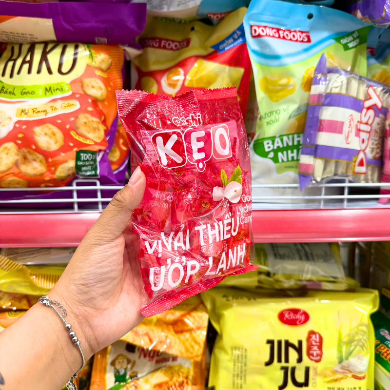 Chuyên sỉ kẹo Cứng OISHI Vị Vải Thiều Ướp Lạnh 85g - Bịch Hồng 5 Chuyên sỉ kẹo Cứng OISHI Vị Vải Thiều Ướp Lạnh 85g - Bịch Hồng