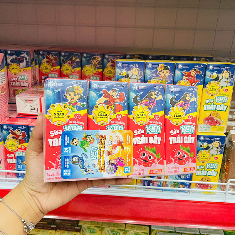 Nơi lấy sỉ sữa Dinh Dưỡng Trái Cây KUN Hương Dâu Lốc 4 Hộp - (180ml/Hộp) 5 Nơi lấy sỉ sữa Dinh Dưỡng Trái Cây KUN Hương Dâu Lốc 4 Hộp - (180ml/Hộp)