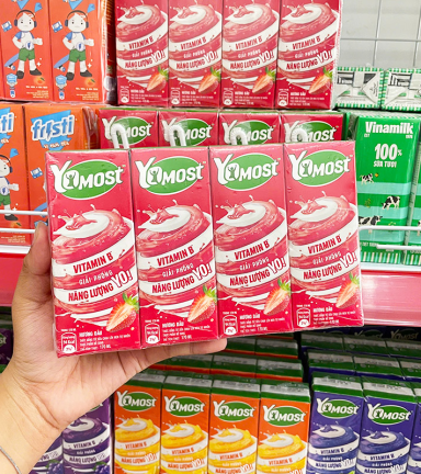 Sữa Chua Uống Yomost Vị Dâu Lốc 4 Hộp (170ml/Hộp) - 8934841900293