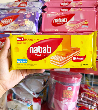 Bánh Kem Xốp NABATI Vị Phô Mai Dạng Thanh Dài 110g Gói Màu Vàng - 8993175537285