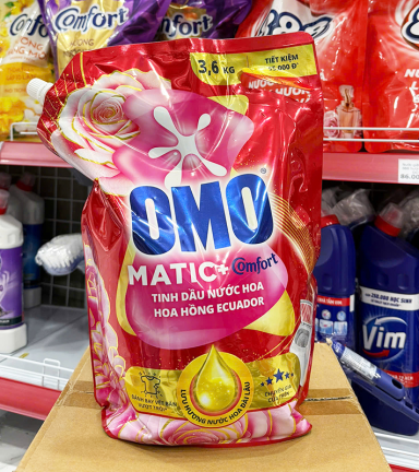 Nước Giặt OMO Matic Cửa Trên Tinh Dầu Nước Hoa Hoa Hồng Ecudor 3.6kg - 8934868184232
