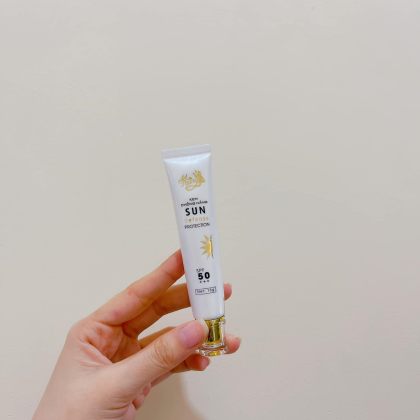 Kem chống nắng Fairy size 15gram là dòng mỹ phẩm cao cấp với công nghệ Hàn Quốc