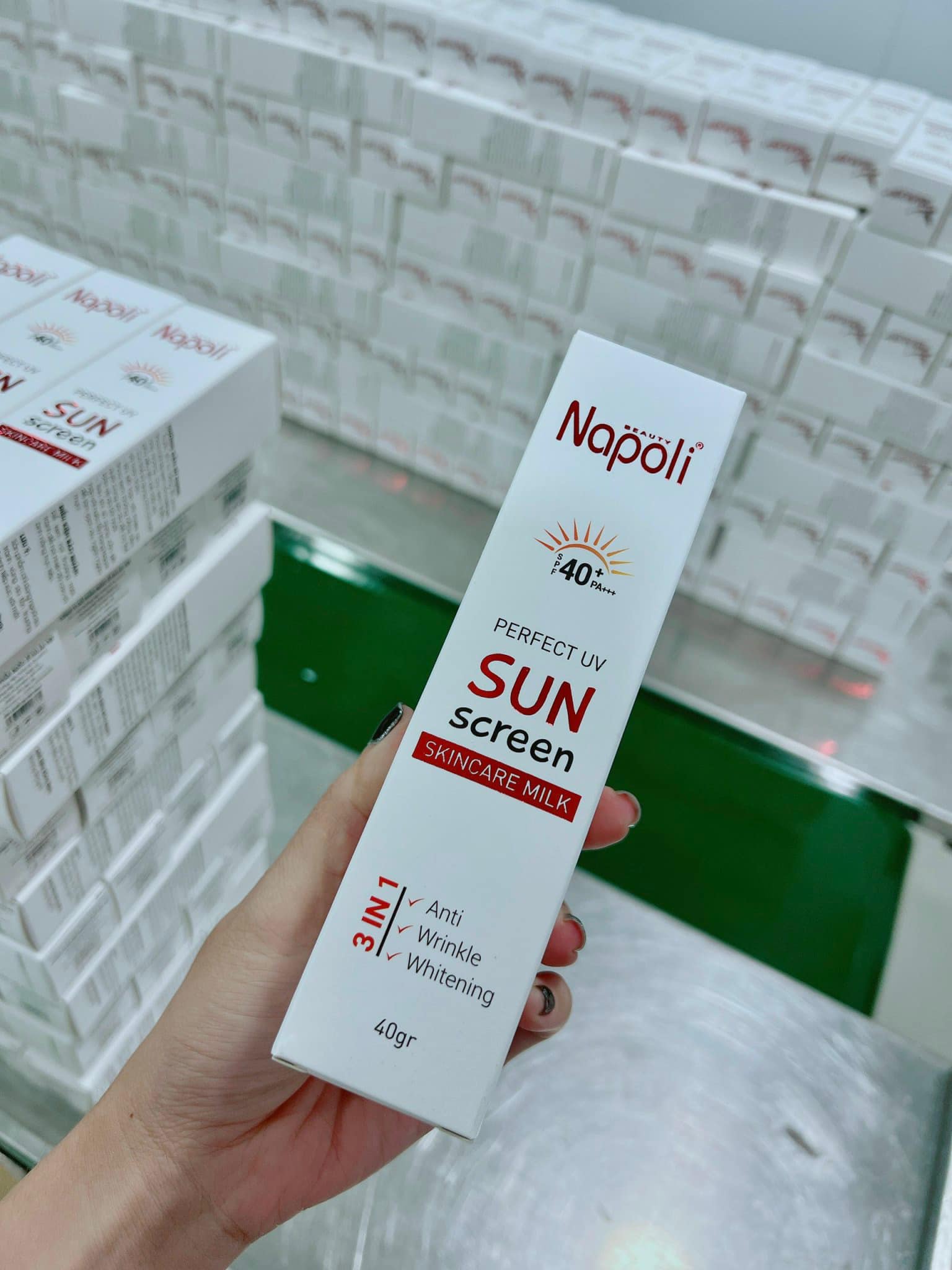 Kem chống nắng Napoli - Hải Âu Việt chống nắng bảo vệ da với chỉ số spf 40 pa++++