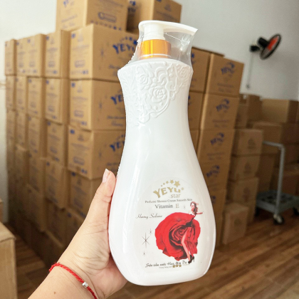 Sữa Tắm Nước Hoa Mịn Da Yeyu Star Vitamin E Hương Salome