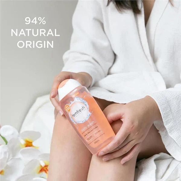 Dung Dịch Vệ Sinh Phụ Nữ Femfresh Intimate Skin Care Daily Wash 250ml