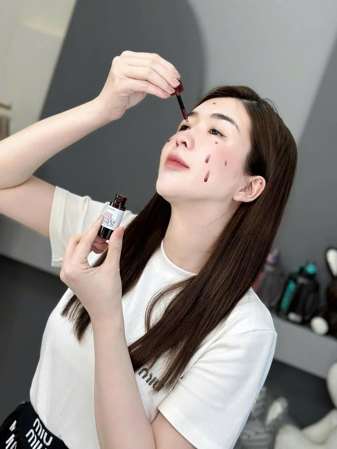Tinh chất tẩy tế bào chết tái tạo da Red Peel Tingle Serum