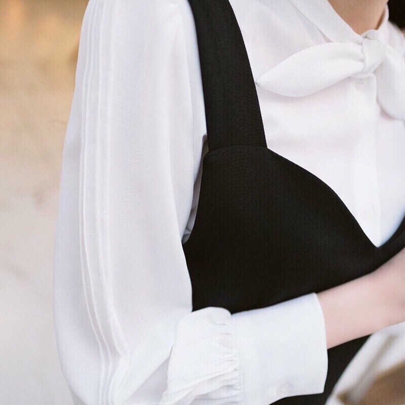 Sỉ set áo sơ mi kèm yếm đen