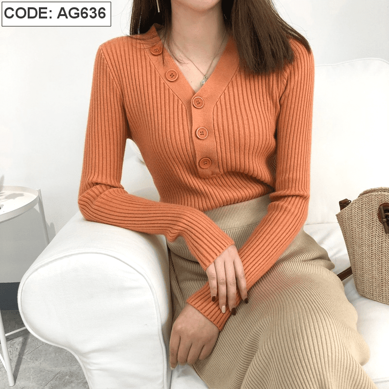 Áo len nữ tay dài phối nút Mongtogi